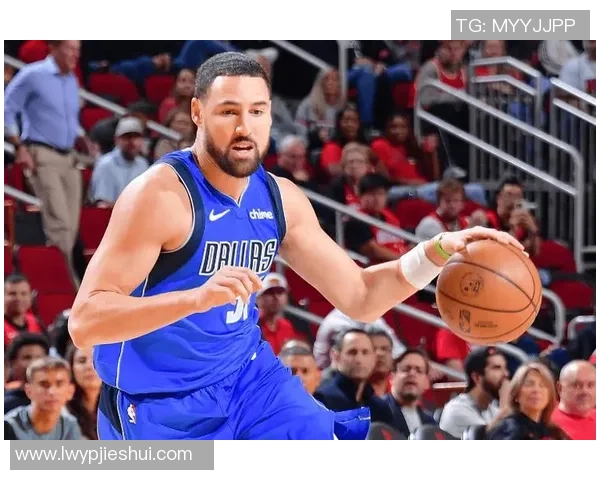 在场上便是对球队的冲击，独行侠能不能下定决心让克莱去打候补？